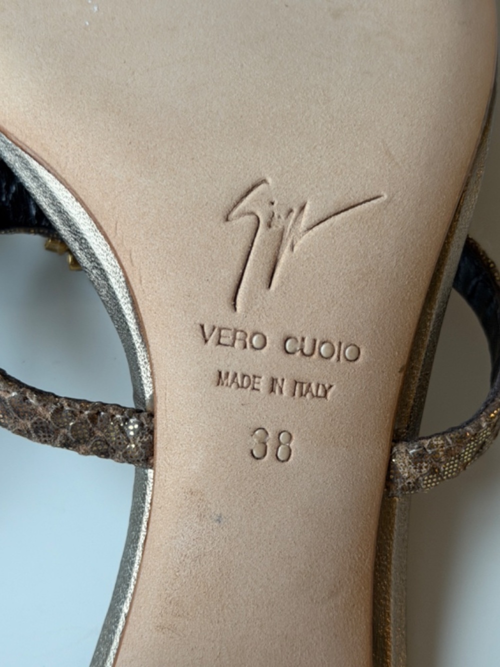 Giuseppe Zanotti vintage crystal embellished metallic gold thong sandals, IT 38 - Picture 5 of 13